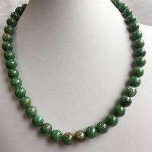 Kettingen Undyed Brazilië Green Emerald Jade ketting Vintage Natural Stone Sieraden Nobel Elegante Exquise Grade Kralenketting Choker Collier