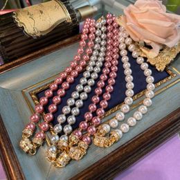 Kettingen vintage mode sfeer met casual licht luxe dame schoonheid glijdende kraal magneet ketting voor vrouwen
