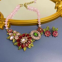 Chaînes Vintage Flower Strass Heavy Industry Court Style Collier Boucles d'oreilles avec diamant coloré
