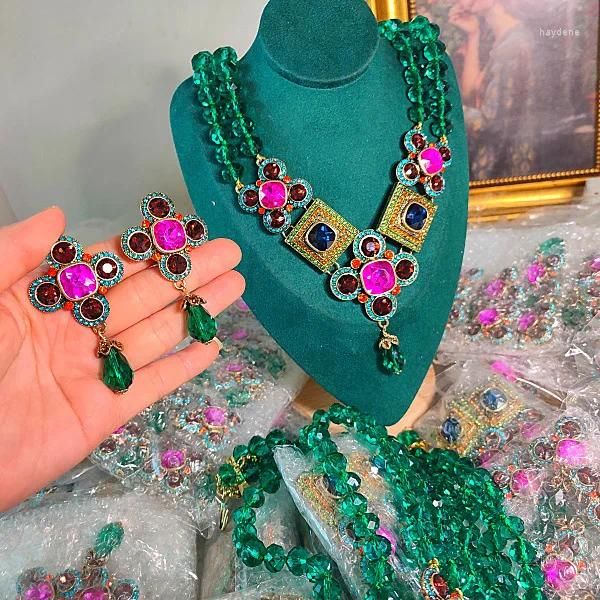 Chaînes Vintage incrusté de pierre de couleur marque grand-mère pendentif vert goutte d'eau collier argent oreille clip boucle d'oreille ensemble fem