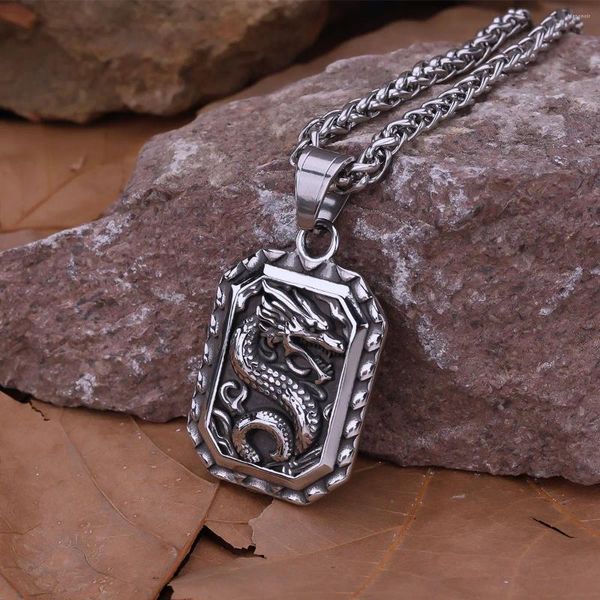 Chaines Vidage Vikings Animal en acier inoxydable Dragon Pendant scandinave Rune Rune Amulet Collier Jewelry Gift For Boyfriend