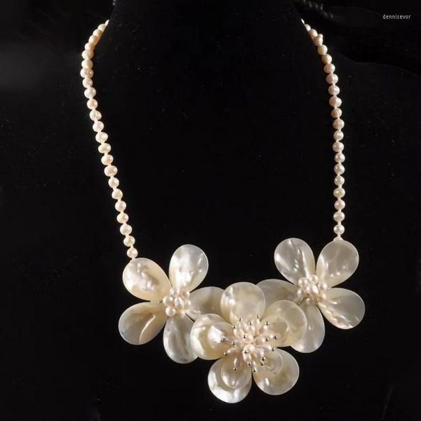 Cadenas Joyas de moda al por mayor Agua dulce White Pearl Shell Flower Collar de 20 pulgadas