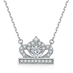 Chaînes Vent Couronne Collier Femme Tout Allumette Lumière Luxe Clavicule Chaîne Simple Niche En Forme De Coeur Zircon Pendentif Argent