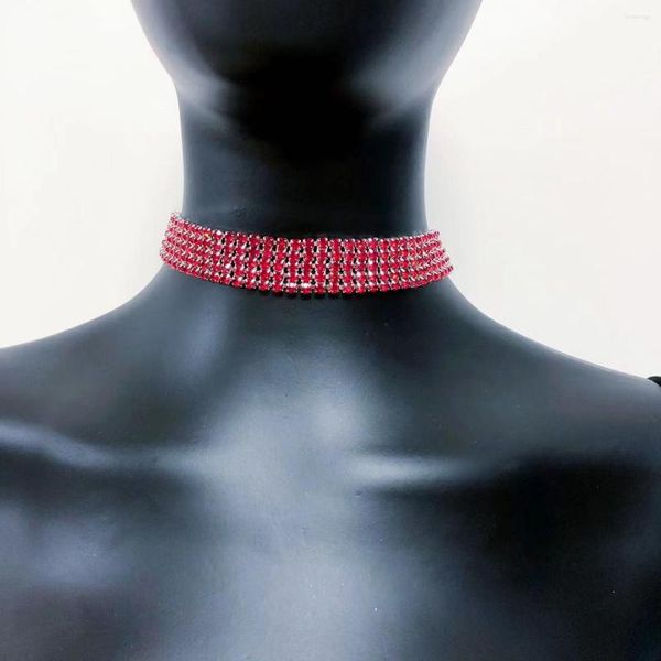 Chaînes mode féminine brillant 5 rangées de strass rouges Sexy collier étrangleur court bijoux de mariage accessoire de collier en cristal