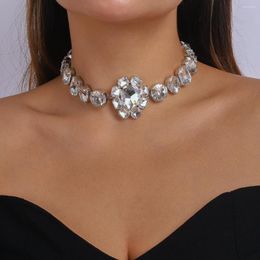 Cadenas Collar de diamantes de imitación de lujo ligero para mujer Corte Vintage Brillo exagerado Sexy Geométrico