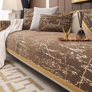 Stoelhoezen Chenille High Precision Jacquard Sofa Cover niet -slip bank Mat woonkamer moderne vier seizoenen kussen goudrand