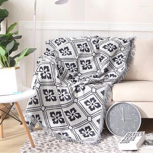 Cubiertas de silla Simple Europa en blanco y negro sofá cojín de tela de colchón de tela cuatro temporadas manta de hilo de punto universal