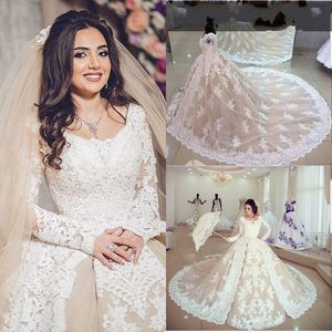 Champagne Baljurk Trouwjurken Glamoureuze Saudi-Arabië Lange Mouwen Bruidsjurken Dubai Boothals Kant Applique Tule Trouwjurk