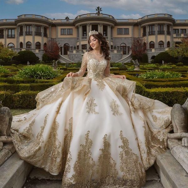 Vestidos de quinceañera con perlas de champán Cremallera en la espalda Vestido dulce 16 Vestido de manga larga con apliques de encaje con cuentas Fiesta de graduación Vestidos 212C