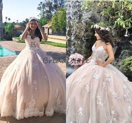 Champagne Quinceanera Puffy Sexy Sweetheart Lace Appliques Ball Jurk Sweet Brithdday Party -jurken Elegant formele prom -jurk