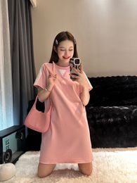 Chan 2024 CC Vestido rosa Faleta Diseñadora Falda Diseñadora de ropa Vestidos para mujeres Vestido de vestimenta sexy Diseñador Diseñador de ropa de talla