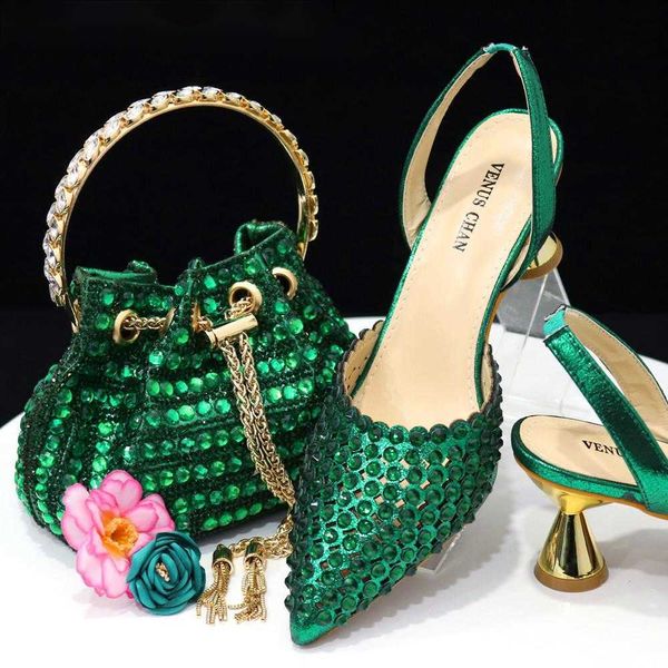 Chan talons hauts pour dame de luxe concepteur couleur verte plein diamant bout pointu chaussure de mariage et ensemble de sacs pour la fête 230807