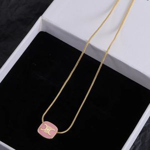 Chan sieraden 18k gouden vierkant hanger kettingen Chanells merkontwerper sieraden voor vrouwen Moissanite Snake Chain Sailormoon Letters Love 5698