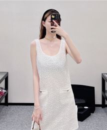 Chan New CC Summer Robe Designer Jupe Designer Vêtements Femme Femme Robe blanche 2024 Jupe robe sexy 2024 Robe de camélia Robes de créateurs pour femmes Gift Gift