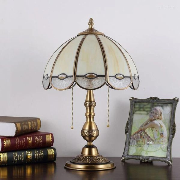 Lámparas de cobre Lámpara de mesa europea American Retro SolderH65Pure Brass Sala de estar Decoración Estudio y cama
