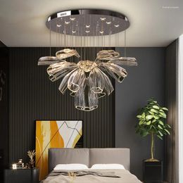 Lustres de style italien léger luxe salon lampe à lèvres lampe à la lampe de pétale loft loft duplex staircase hall pick-up chandelier home