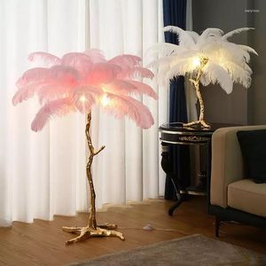 Lustres LED lampadaires pour salon debout moderne luxe plume d'autruche lampe or résine lumière aiguiser décor