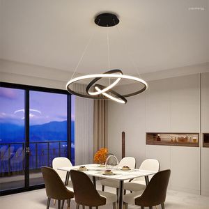 Lampe de salon circulaire minimaliste moderne de lustres dans la table à manger pendante atmosphérique nordique de restaurant