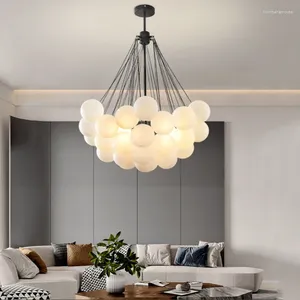 Lámparas de araña de bola de cristal esmerilado nórdico para comedor, decoración de sala de estar, luces colgantes LED de burbujas negras doradas, lámpara colgante