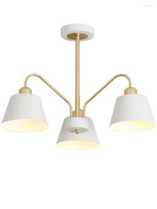 Candelabros nórdicos de oro blanco luces dormitorio comedor accesorio moderno estudio de lujo tres cabezas colgantes lámparas colgantes de poste largo