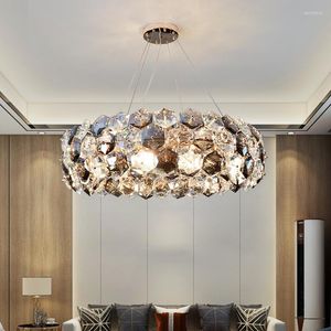 Lustres Le lustre en fer forgé en cristal post-moderne est utilisé dans la lumière de la salle à manger Creative Living Bedroom Suspension brillante