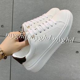 Mode Damen weiße Freizeitschuhe Sneakers Größe EU35-41 mit Box