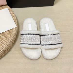 l Met bont gevoerde letter bedrukte platte warme herfst-winterpantoffels Luxe slippers