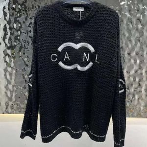 Chanele Mujeres de lujo Suéteres Diseñador Diseño clásico Ropa Suave Ganchillo Sudadera con capucha Suéter de punto Mantener abrigado Cardigan Manga larga Cachemira CC Negro Blanco Top 785