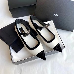 Chanellies Zapatos con cerrojo Sandalias de ballet sexy Mujeres Hombres Fiesta de bodas Zapatos de vestir de diseñador de lujo Sandalia baja Nuevo estilo Preppy Pescador Alpargata Mocasín Regalo