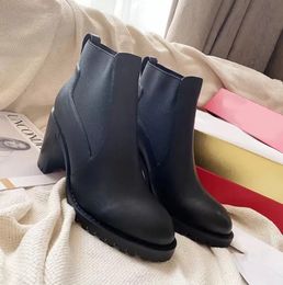 Chanellies Hombres Chandal Chanelidad Flat Boots más recientes Boot de zapatilla Melon Black Spikes Sumares de cuero de gamuza Súper perfecta Tobillo de tobillo de motocicleta 35-40