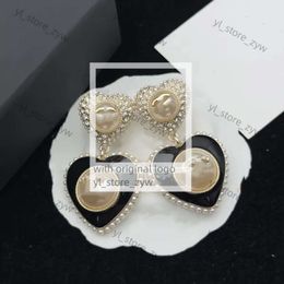 Chanells oreille de conception de niche de conception haut de gamme de lettres classiques étalon géométrique Channel célèbre femme coeur cristal rinestone perlé boucle d'oreille de mariage bijoux bb8 bb8