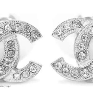 Chanells Parring TOP CALIDAD 24SS Channel Pendientes Pearl Diamond Drop Gold Pendes de oro para mujer marca de moda no fade Silver Wedding Earings 617