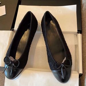 Chanells Flats Shoes Designer Robe Ballet Channel Ballet Chaussure Spring Chanellies Sheetskin Bow Black Flat Boat Chaussures Lady en cuir Lazy Dance Loafers Femme en cuir S