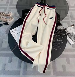 Chanells Hoodie High End Casual Sports Suit voor vrouwen in de herfst en winter Fashionable en westerse stijl High High Tailed Straight Le 5755