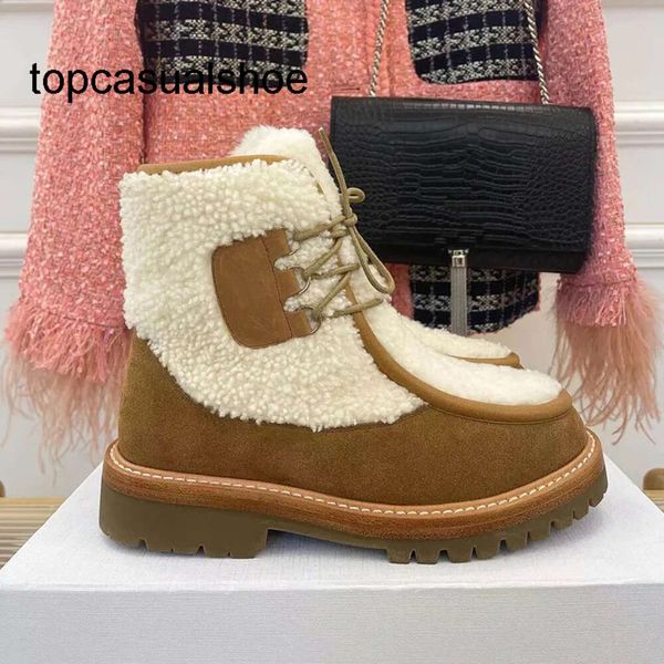 Chanells Diseñador de lujo Botas para mujeres peludas Classic de tobillo otoño invernal lana de lana fría zapatos casuales dama vintage triunfal de fondo grueso