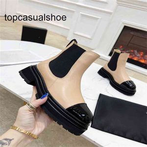 Chanells botas desnudas zapatos diseñador negro punta puntiaguda en el tacón medio botas cortas zapatos bdi