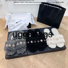 Chanells Chaussures de canaux de chaussures 3541 Femmes fourrure Shearling Pantoufles Perle Clover Mohair Fuzzy Slides Interlançant C FAUX MINK PLAIS