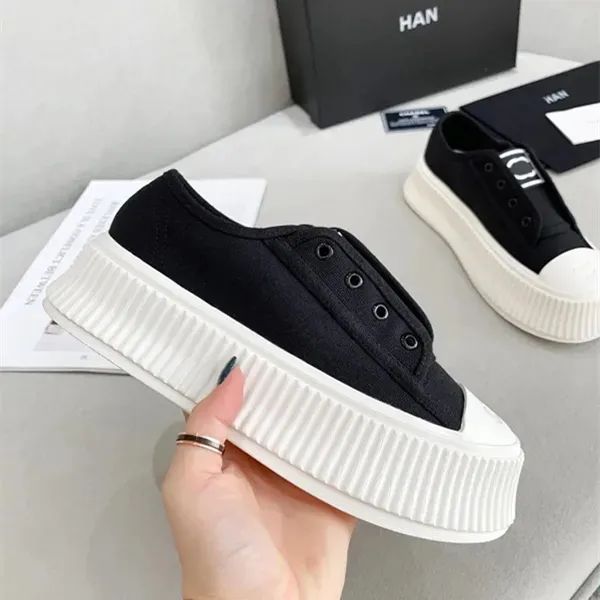 Chanells Chaussures Pour Été Biscuit Channel Femme Double Plateforme Homme Designer Sneaker Semelle En Caoutchouc Tazz Pantoufle Marche Robe Chaussure Bas Mocassin Toile Talon Plat Randonnée 74