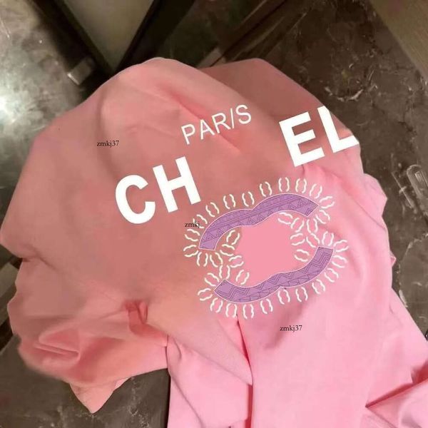 Chanells tshirts des créateurs de mode français