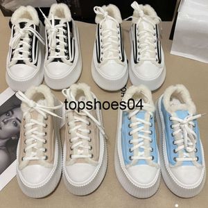 Chanells Femmes Bottes Ankle New Channel Chaussures Chaussures Breathable Humiture Edition Top Fashion Sports Loissine Portable Board Running Full Furry Taille 35-40