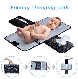 Aankleedkussen Covers Baby Draagbare Luier Aankleedkussen Smart Wipes Pocket Lichtgewicht Multifunctionele Opvouwbare Waterdichte Reisluier Set 230603