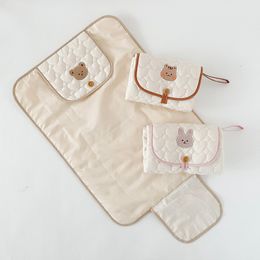 Cambiadores Cubiertas Plegable Portátil Cambiador de pañales Impermeable Bebé Infantil Pañal Estera de orina para nacido Ropa de cama simple Cambiador de cubierta Pad 230603