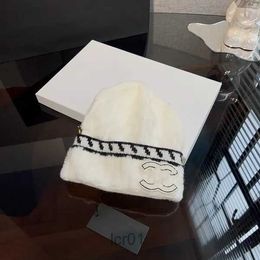 Channel Brand Fisherman Hat Letra de punto Damas extranjeras y hombres Hombres elegantes Beanie White Mink Hat9a7i