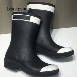 Channel CF Designer Boots Chanells Chaannel Femmes Luxury Fashion Ladies chaussures Rain Boots Black White Myd Couleur Couleurs Low Heel Womens Boot