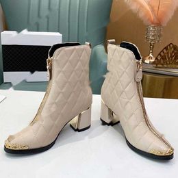 Channel Cowhide Shoe Designer Top-quality Boots Heel Stretch Rainboots Western Zippers Knight Fashion Luxurys Snow