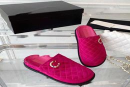Channeau de concepteur de canaux Chanelsiness des femmes Chanellies en daim engendré pantoufles plates à chaussures plates tongs MULES GLUSE