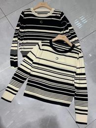 CHannel Luxe Femmes Chandails Designer Design Classique Vêtements Gentleman Sweat À Capuche Pull En Tricot Garder Au Chaud Cardigan À Manches Longues Cachemire CC Noir Blanc Haut Rayé