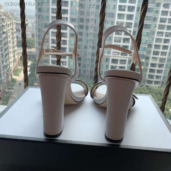 Chaussures de canal 2022 Sophia Sandals Slipper Webster Evangeline Angel Wing Gold Sandale Générat de mariage en cuir authentique Chaussures de paillettes roses Femmes Butterfly Taille Esx0