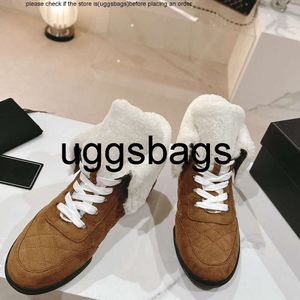 Channel schoenen Channel Kwaliteit Schapenvacht Suède Hoge Platform Winterlaarzen Klassieke Sneeuw Enkellaars Ronde Tenen Veterschoenen Westernlaarzen Luxe Designer Dames