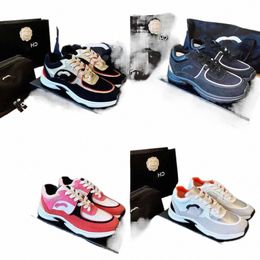 Chaussures de canal Designer Luxury Womens décontracté Chaussures de course extérieures Sneakers réfléchissants Vintage en cuir en daim et en hommes Fi Derma 35ck #